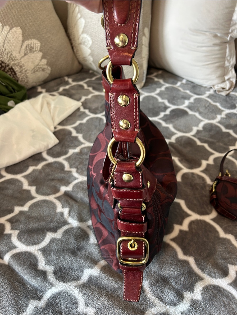 RETIRED- Coach Zoe Set in Signature Jacquard & Leather Burgundy 2009 - Picture 8 of 12